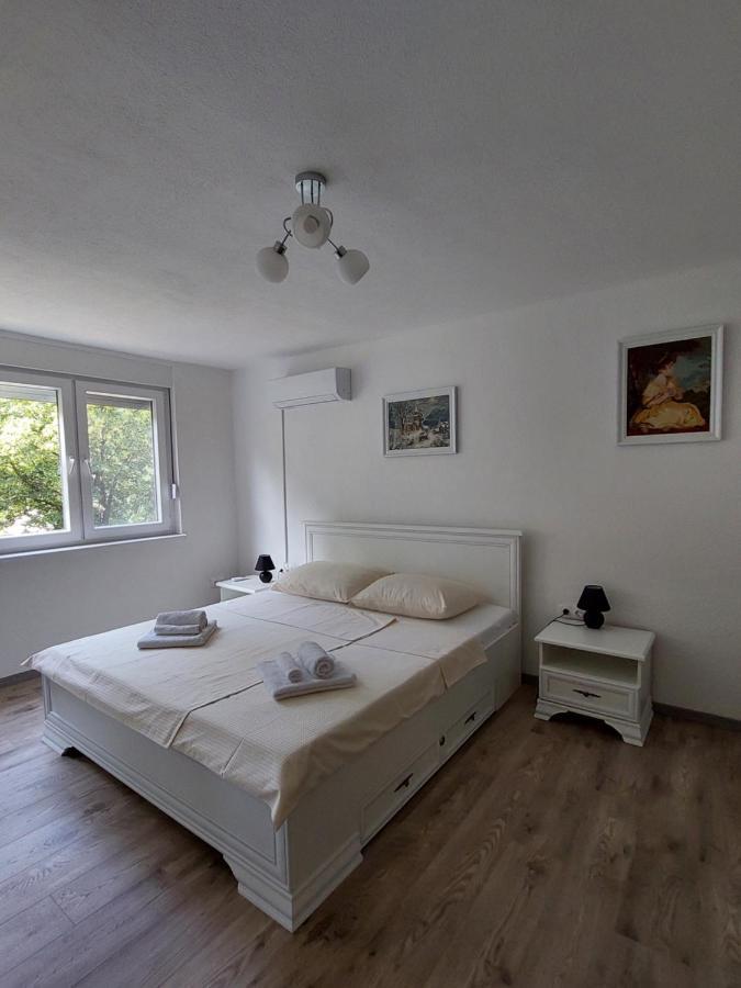 Apartman Cincar ลิฟโน ภายนอก รูปภาพ